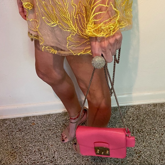 Yellow floral Spring romper - Picture 4 of 6